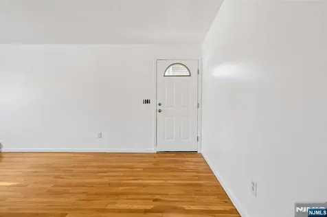 691 Hamilton Avenue Ridgefield NJ 07657
