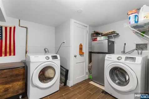 38 Hinsdale Place Newark NJ 07104