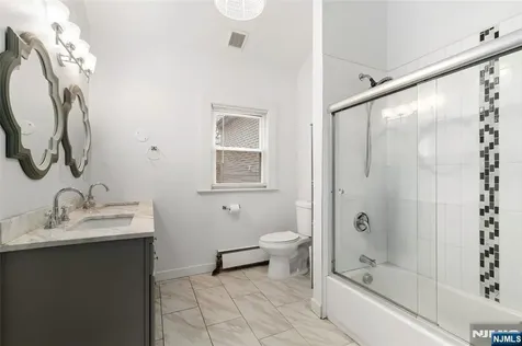 38 Hinsdale Place Newark NJ 07104