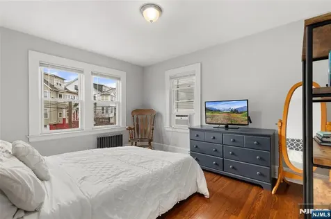 38 Hinsdale Place Newark NJ 07104