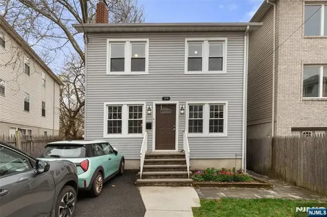 38 Hinsdale Place Newark NJ 07104