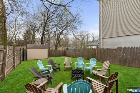 38 Hinsdale Place Newark NJ 07104