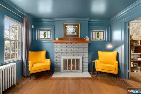 38 Hinsdale Place Newark NJ 07104