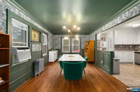 38 Hinsdale Place Newark NJ 07104