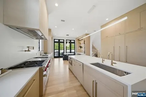 187 Hudson Avenue Tenafly NJ 07670
