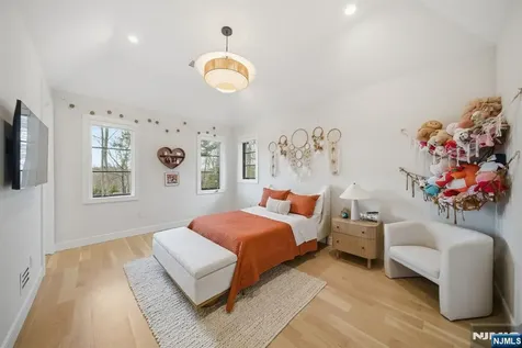 187 Hudson Avenue Tenafly NJ 07670