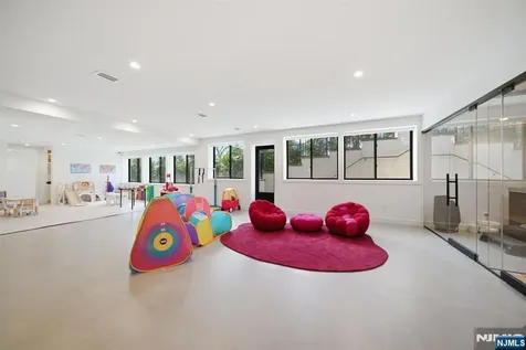 187 Hudson Avenue Tenafly NJ 07670