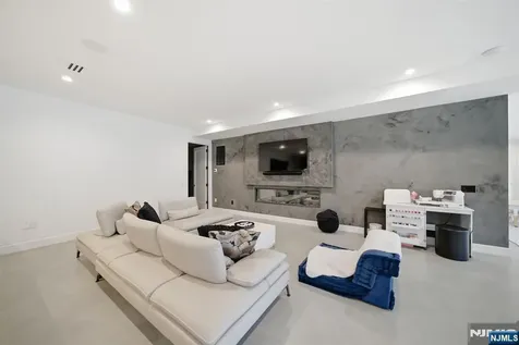 187 Hudson Avenue Tenafly NJ 07670