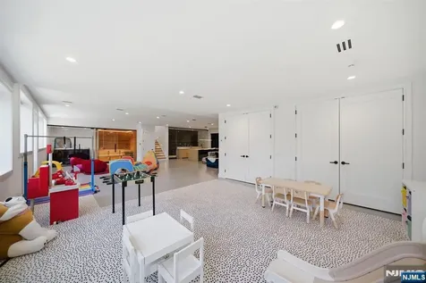 187 Hudson Avenue Tenafly NJ 07670