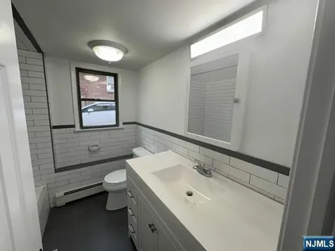 41 Kipp Avenue Elmwood Park NJ 07407