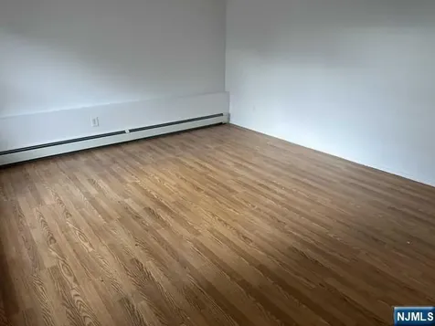 41 Kipp Avenue Elmwood Park NJ 07407