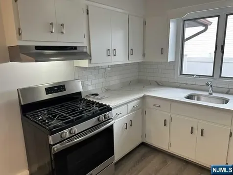 41 Kipp Avenue Elmwood Park NJ 07407