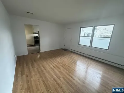 41 Kipp Avenue Elmwood Park NJ 07407