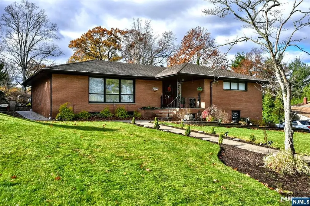 7 Jefferson Place Wayne NJ 07470