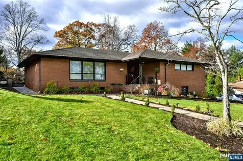 7 Jefferson Place Wayne NJ 07470
