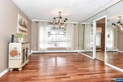7 Jefferson Place Wayne NJ 07470