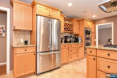 7 Jefferson Place Wayne NJ 07470