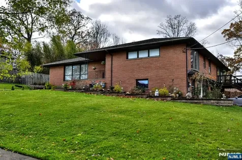 7 Jefferson Place Wayne NJ 07470