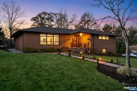 7 Jefferson Place Wayne NJ 07470
