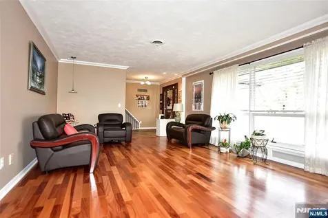 7 Jefferson Place Wayne NJ 07470