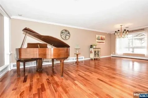 7 Jefferson Place Wayne NJ 07470