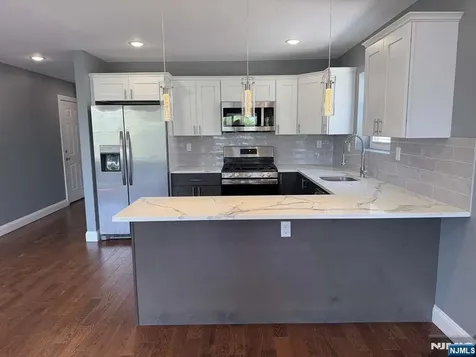 225 9th Street Newark NJ 07103