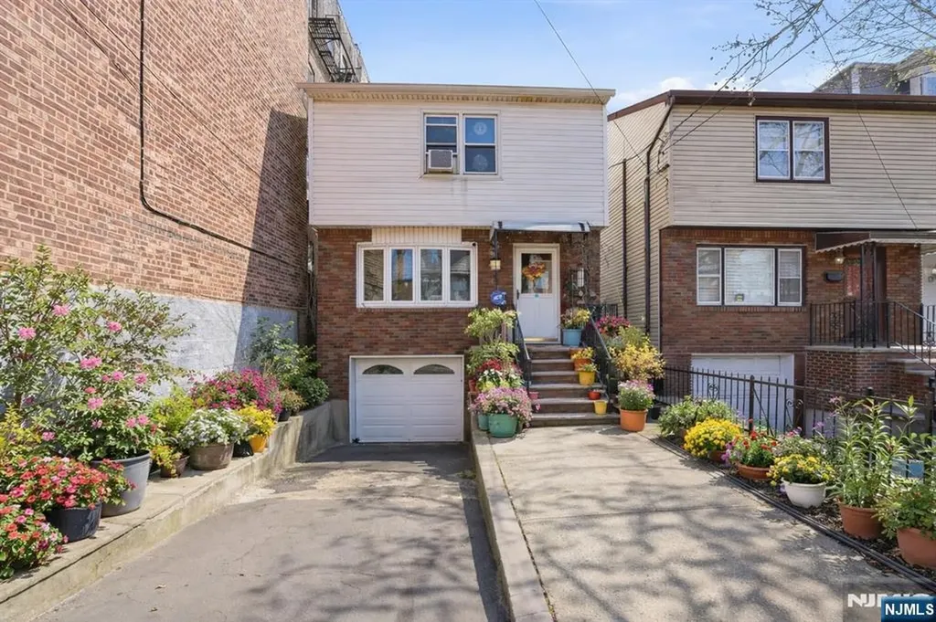 236 Garfield Avenue Jersey City NJ 07305