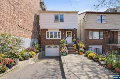 236 Garfield Avenue Jersey City NJ 07305