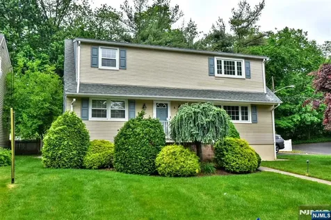 8 Royal Avenue Hawthorne NJ 07506