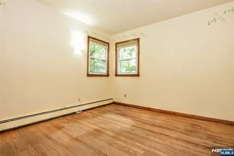 8 Royal Avenue Hawthorne NJ 07506