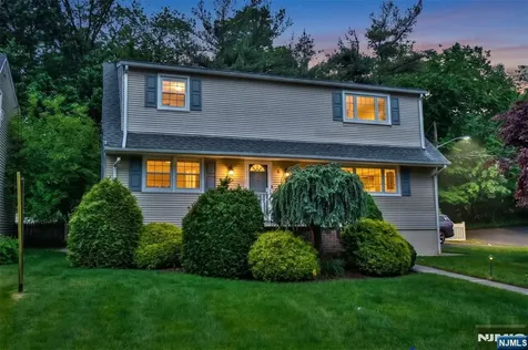 8 Royal Avenue Hawthorne NJ 07506