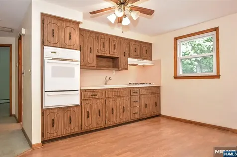 8 Royal Avenue Hawthorne NJ 07506