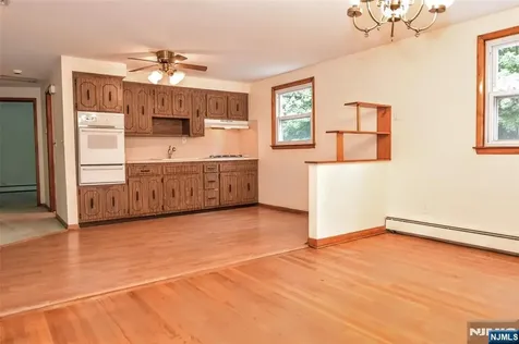 8 Royal Avenue Hawthorne NJ 07506