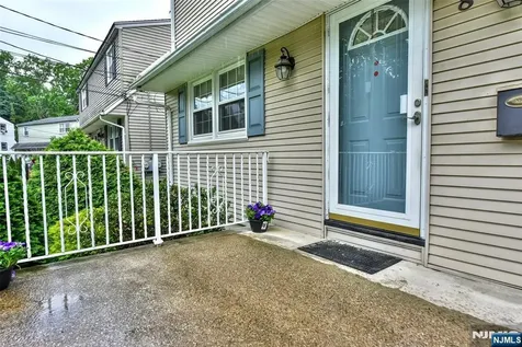 8 Royal Avenue Hawthorne NJ 07506
