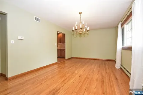 8 Royal Avenue Hawthorne NJ 07506