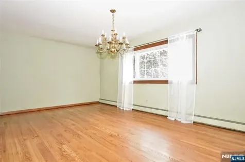8 Royal Avenue Hawthorne NJ 07506