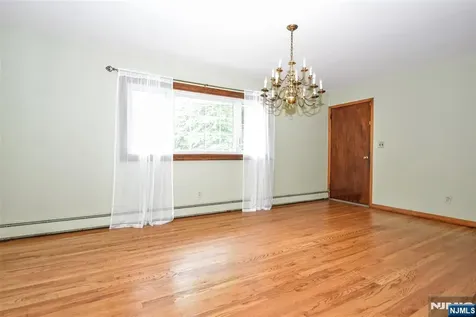 8 Royal Avenue Hawthorne NJ 07506