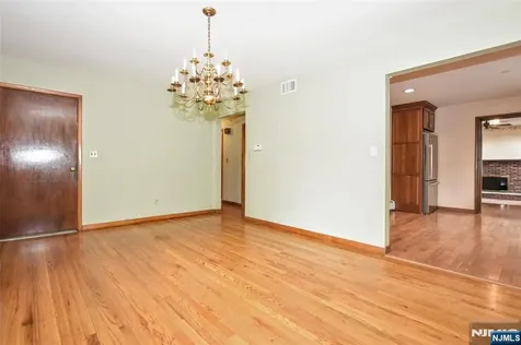 8 Royal Avenue Hawthorne NJ 07506