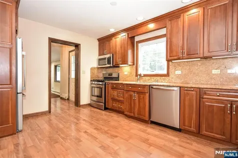 8 Royal Avenue Hawthorne NJ 07506