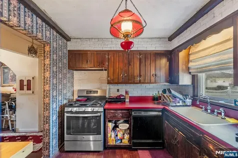 195 Emerson Avenue Paterson NJ 07502