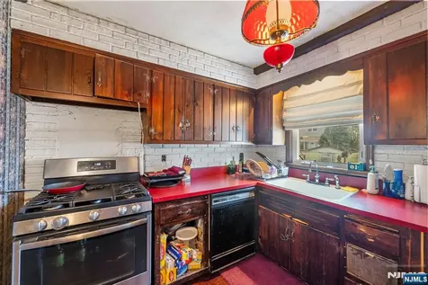 195 Emerson Avenue Paterson NJ 07502