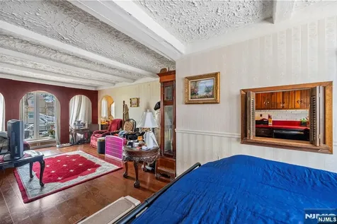 195 Emerson Avenue Paterson NJ 07502