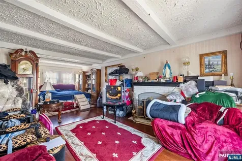 195 Emerson Avenue Paterson NJ 07502
