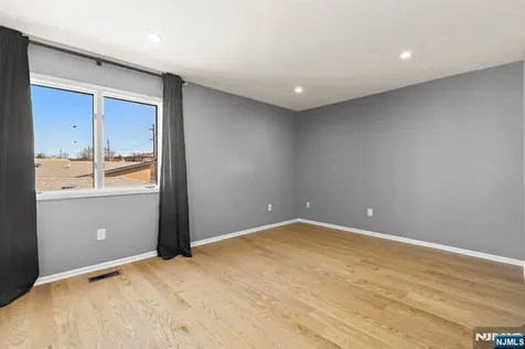 319 Gorge Road Cliffside Park NJ 07010