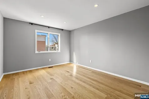 319 Gorge Road Cliffside Park NJ 07010