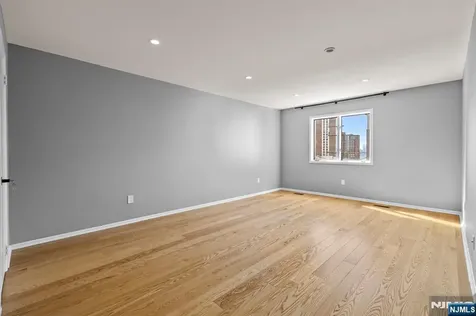 319 Gorge Road Cliffside Park NJ 07010
