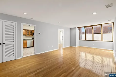 319 Gorge Road Cliffside Park NJ 07010