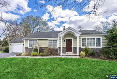 8 Prescott Road Ho-ho-kus NJ 07423