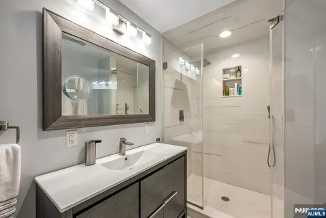 8 Prescott Road Ho-ho-kus NJ 07423