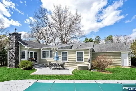 8 Prescott Road Ho-ho-kus NJ 07423